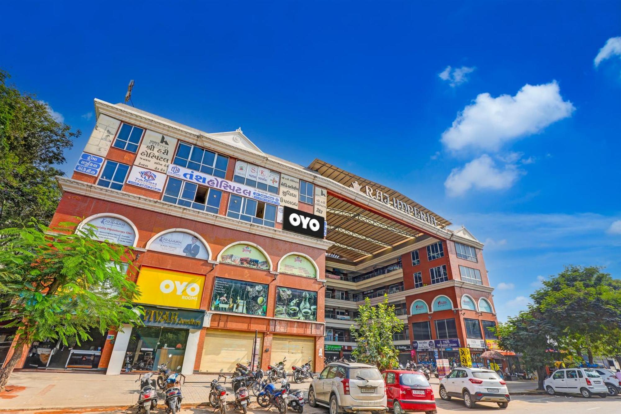 Hotel O Lotus Hotel Surat Zewnętrze zdjęcie