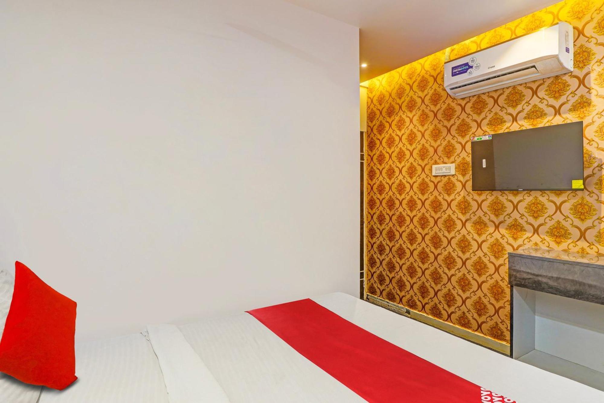 Hotel O Lotus Hotel Surat Zewnętrze zdjęcie