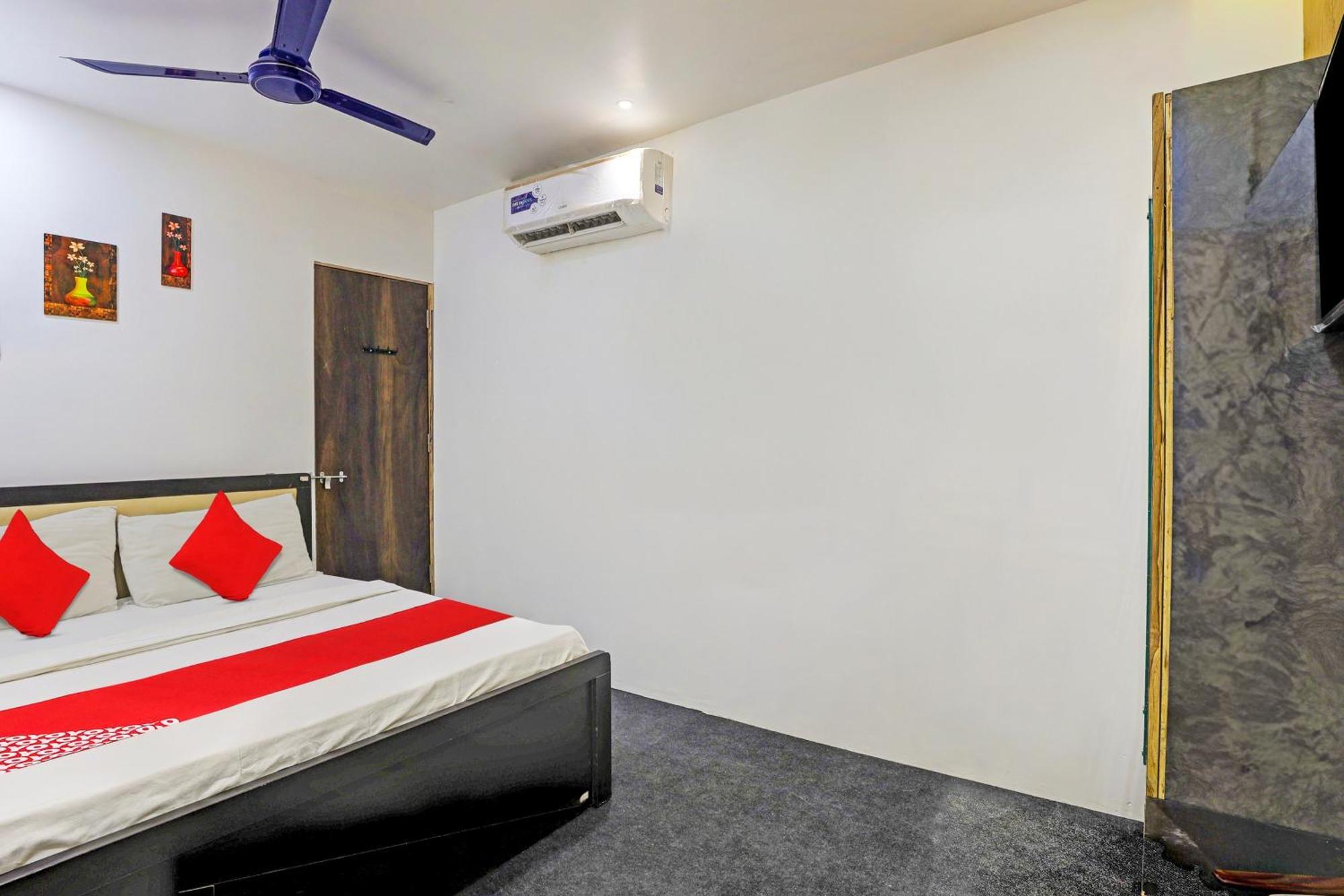 Hotel O Lotus Hotel Surat Zewnętrze zdjęcie