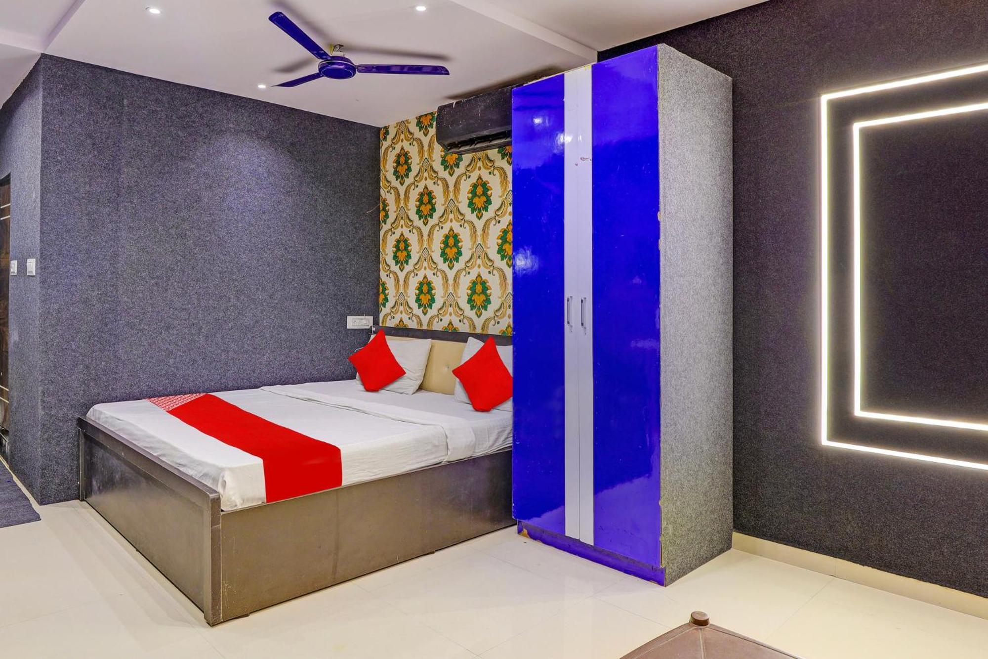 Hotel O Lotus Hotel Surat Zewnętrze zdjęcie