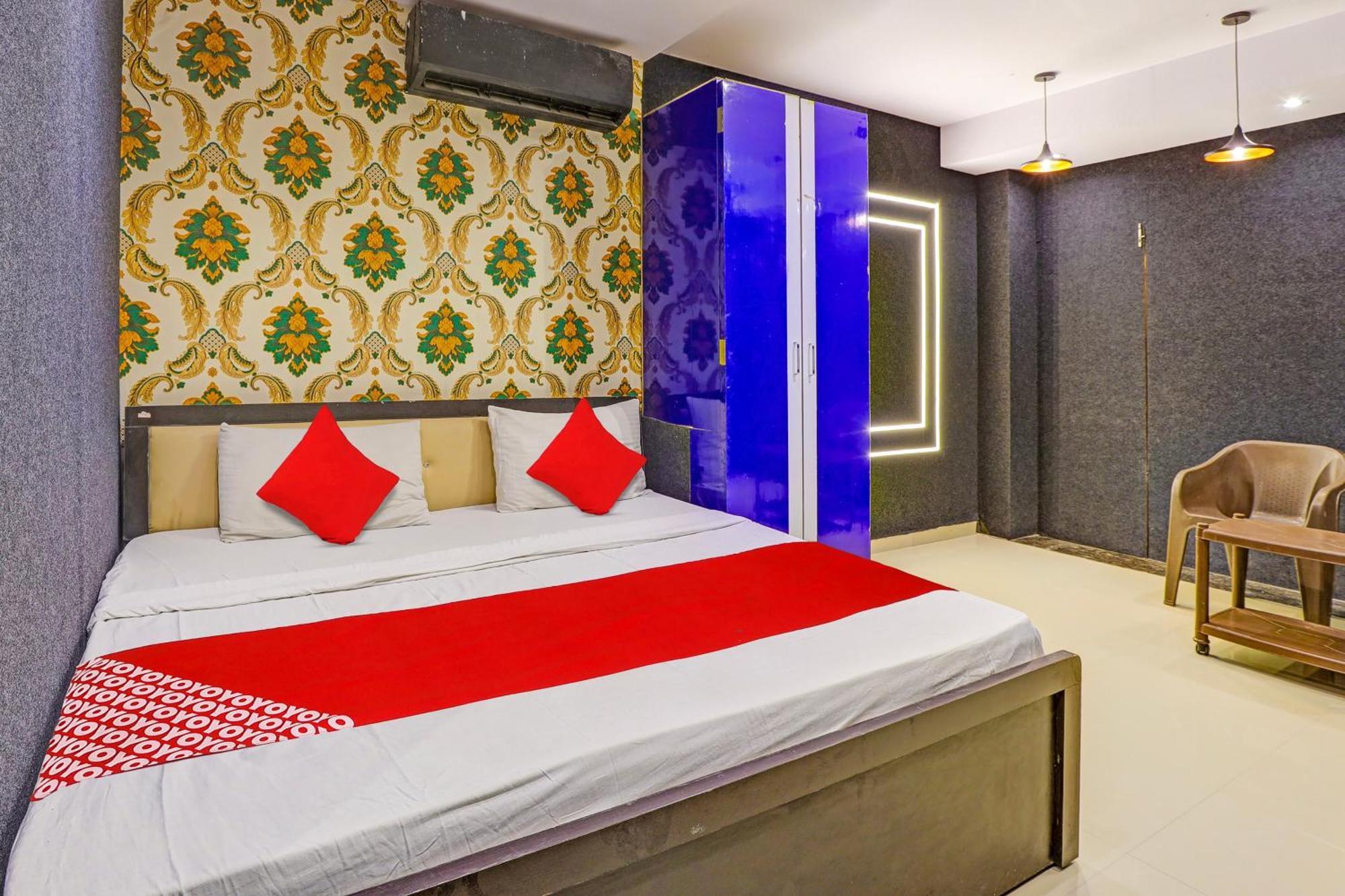 Hotel O Lotus Hotel Surat Zewnętrze zdjęcie
