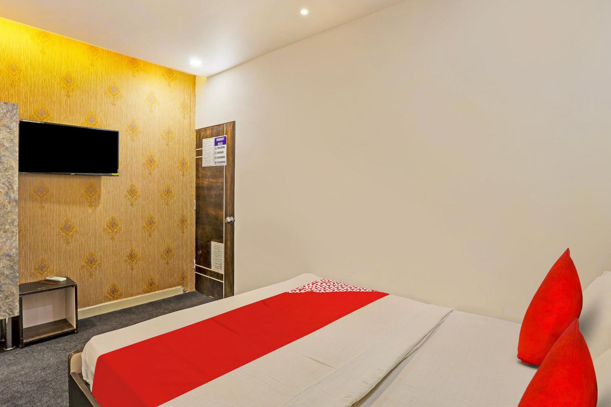 Hotel O Lotus Hotel Surat Zewnętrze zdjęcie
